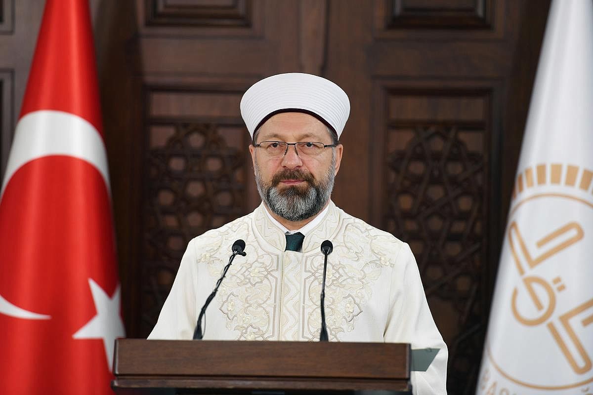 Prof.Dr. Ali Erbaş ; Gayrimeşru ilişkileri özendiren medya aile hayatını tahrip etmektedir