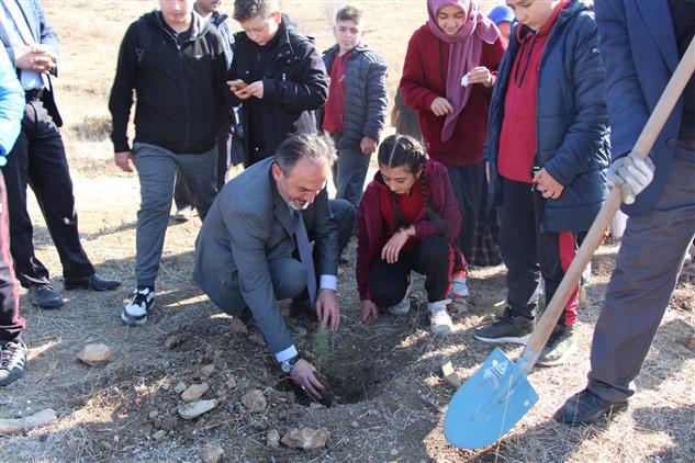 Yozgat'de 11 Kasım Milli Ağaçlandırma Günü Fidan Dikimi