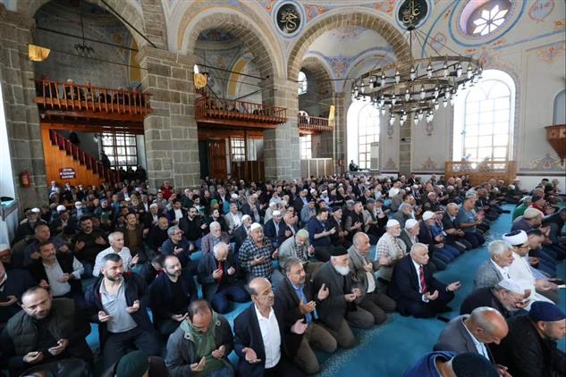 Samsun'da 19 Mayıs Atatürk'ü Anma, Gençlik Ve Spor Bayramı ’ Etkinlikleri Kapsamında Ilkadım Büyük Camii'de şehitlerimiz Için Kur'an-ı Kerim Tilaveti Ve Mevlid-i şerif Programı Düzenlendi.