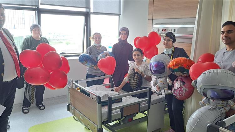Tekirdağ'da 23 Nisan'da Hastanede Yatan çocuklara Ziyaret