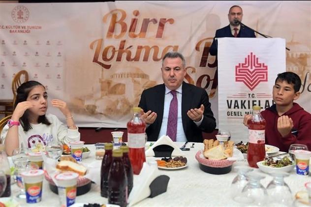 Adana'da “birr Lokma Bin Sofra” Iftarı