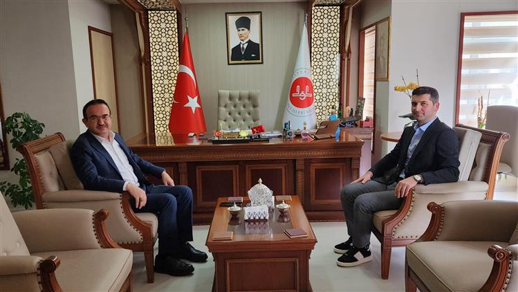 Antalya'da Aile Ve Sosyal Hizmetler Bakanlığı Strateji Geliştirme Başkanı Aslan, Il Müftüsü Yalçınkaya'yı Ziyaret Etti.