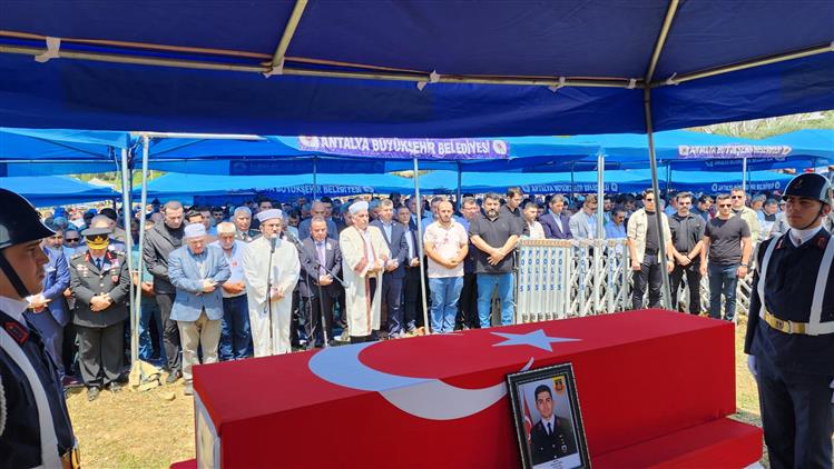 Antalya şehidini Dualarla Uğurladı.