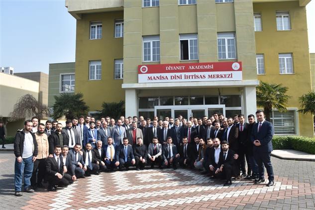 Manisa Dini İhtisas Merkezi Dini Ihtisas Merkezimizde 2023 Yılı Vekillikten Kadroya Geçen Imam-hatip / Müezzin-kayyımlara Yönelik Hizmet Içi Eğitim Kursumuz Sona Erdi.