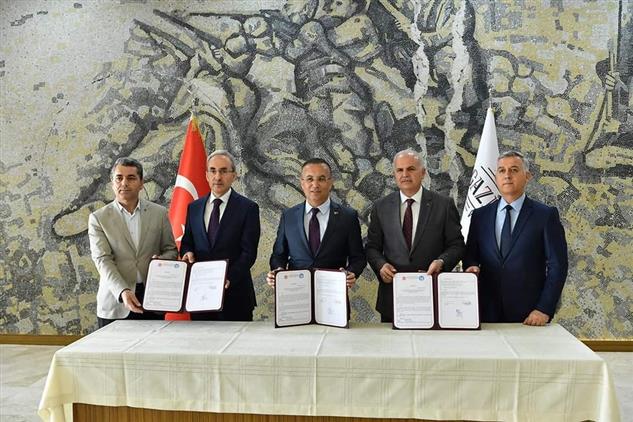 Gaziantep Valiliği Koordinasyonunda Gaziantep Islam Bilim Ve Teknoloji üniversitesi Ile Il Müftülüğümüz Arasında Işbirliği Protokolü Imzalandı.