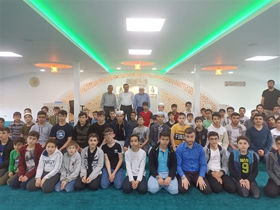 Sinop'ta Hayırsever Iş Insanı Kur’an Kursu öğrencilerini Ziyaret Etti