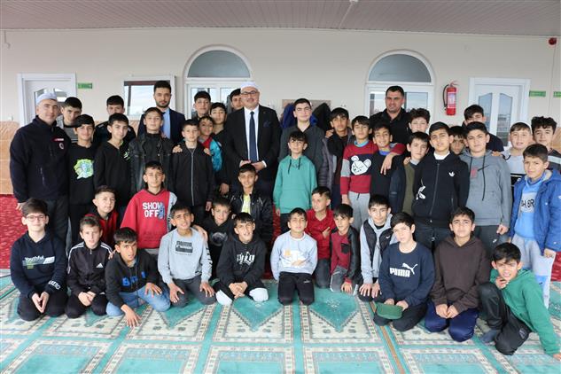 Mersin'de Il Müftü Yardımcısı Coşkun Akdeniz’de “gençliğe Değer Projesi” Ara Dönem Kampına Katıldı