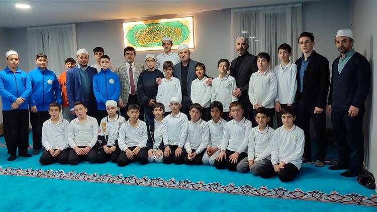 Sinop'ta Il Müftüsü Bektaş, Erfelek’te Hafızlık Kur'an Kursu Iftar Programına Katıldı