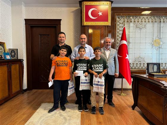 Adana'da Müftü Taşcı Dereceye Giren öğrencilere Hediyelerini Takdîm Etti