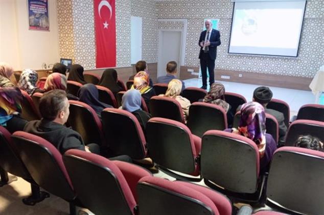 Çorum'da Müftülüğümüzden şevval Umrecileri Için Eğitim Semineri