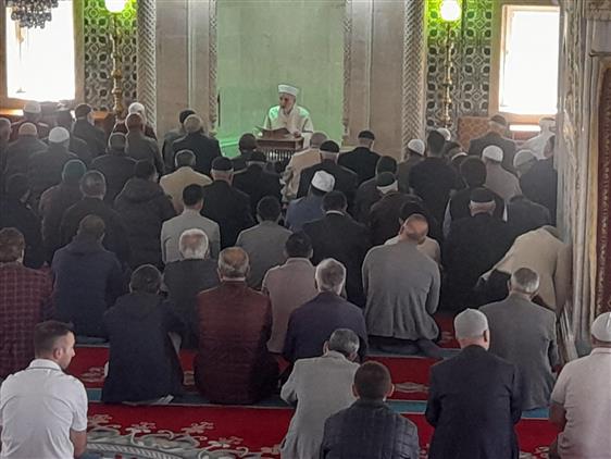 Erzurum'da Müftümüz Dr. Rüstem Can, Palandöken Ilçe Müftülüğü'ne Bağlı Solakzade Camii'nde Cuma Sohbeti Irad Etti.