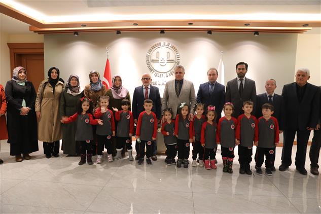 Kayseri'de Minik öğrencilerden Müftü Akkuş’a öğretmenler Günü Ziyareti