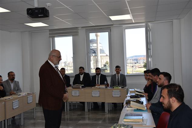 Kütahya Dini İhtisas Merkezi Mushafları Inceleme Ve Kıraat Kurulu Başkanı Dr. Hafiz Osman şahin Dini Ihtisas Merkezimizi Ziyaret Ettiler