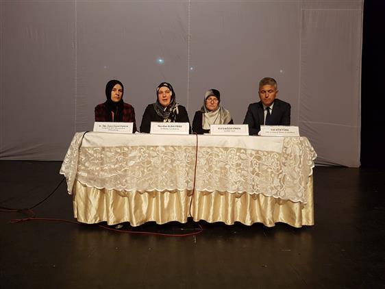 Zonguldak'ta "dijital Dünyada Değerleriyle Aile Olmak" Temalı Panel Düzenlendi.
