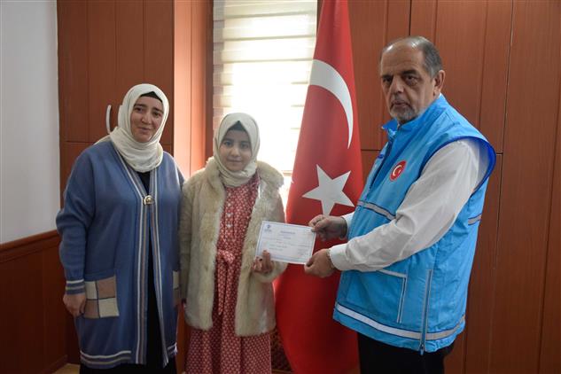 Niğde'de öğrencimiz Kazandığı ödülü Gazze'ye Bağışladı.