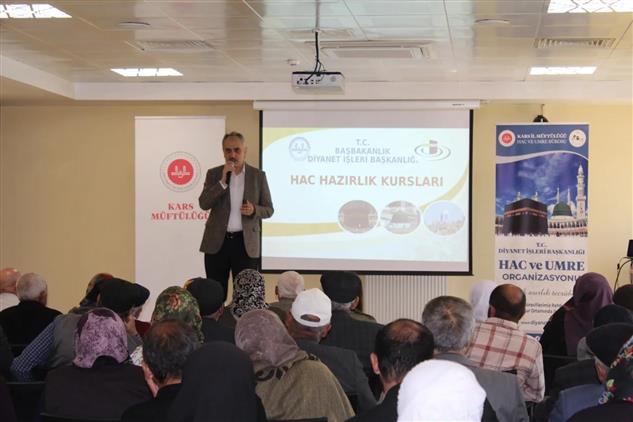 Kars'ta Uygulamalı Hac Eğitim Semineri Gerçekleştirildi