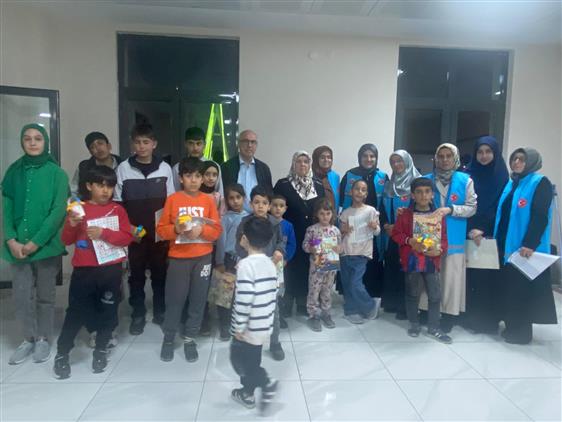 Bingol'de Yetim çocuklarla Iftar
